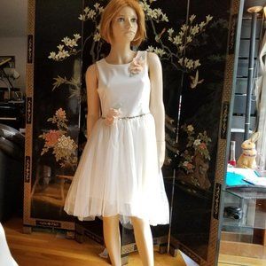 Zunie Size 10 Solid White Formal Sleeveless Dress